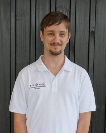 Riaan is an intern real estate agent with a passion for real estate. He also assists with the estimation of construction projects.